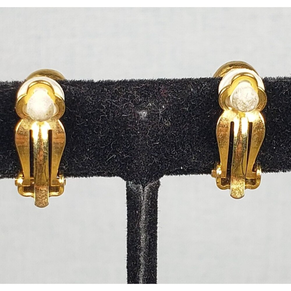 Vintage 1960s Signed YOSCA Gold Tone Crystal & White Cabochon Clip On Earrings - Picture 8 of 11